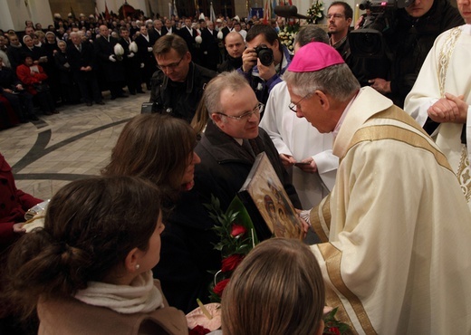 Archiwum. Ingres abp. Wiktora Skworca do katedry Chrystusa Króla w Katowicach
