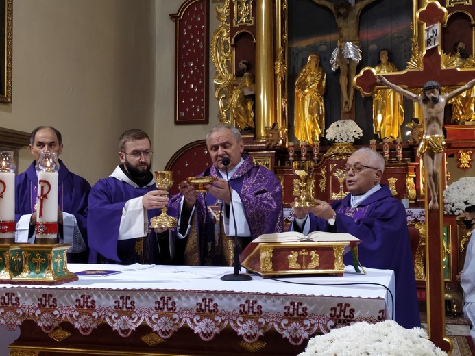 Trzciana k. Bochni. Pożegnanie śp. ks. Władysława Jemioło