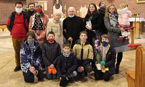 Władysława i Jan Gąsiorkowie, 70 lat po ślubie w gronie najbliższych.
