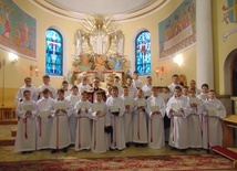 W tym roku parafialny kurs lektora ukończyło 28 chłopców.