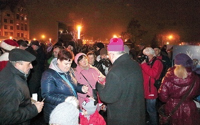 Często mieszkańcy Elbląga mieli okazję, by podzielić się opłatkiem nawet ze swoim biskupem.