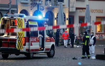 W Trewirze, gdzie samochód wjechał w przechodniów, zginęły cztery osoby