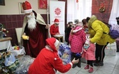 Odwiedziny św. Mikołaja w bielskiej Kuchni Społecznej św. Brata Alberta