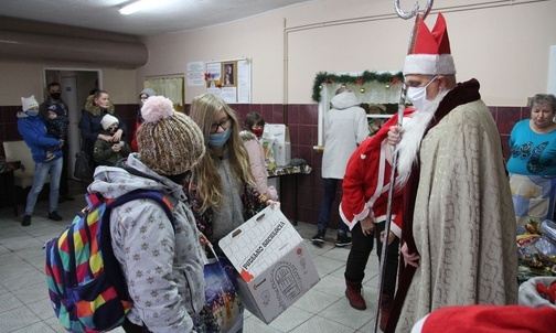 Na wszystkie dzieci czekały okazałe paczki, przygotowane przez bielsko-żywiecką Caritas i Towarzystwo Pomocy im. św. Brata Alberta w Bielsku-Białej.