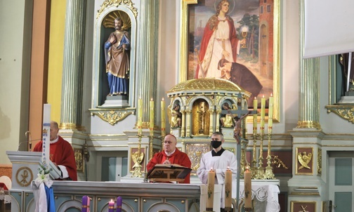 Barbórkowa liturgia w kościele św. Urbana w Brzeszczach sprawowana byłą pod przewodnictwem bp. Piotra Gregera.