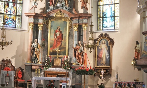 Św. Barbara w głównym ołtarzu strumieńskiego sanktuarium, czczona od setek lat.