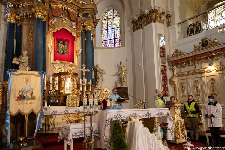 Poświęcenie sztandaru Fatimskiego Apostolatu Niepokalanego Serca Maryi w Rokitnie