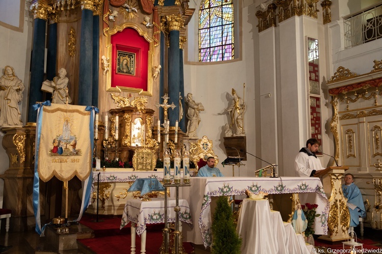 Poświęcenie sztandaru Fatimskiego Apostolatu Niepokalanego Serca Maryi w Rokitnie