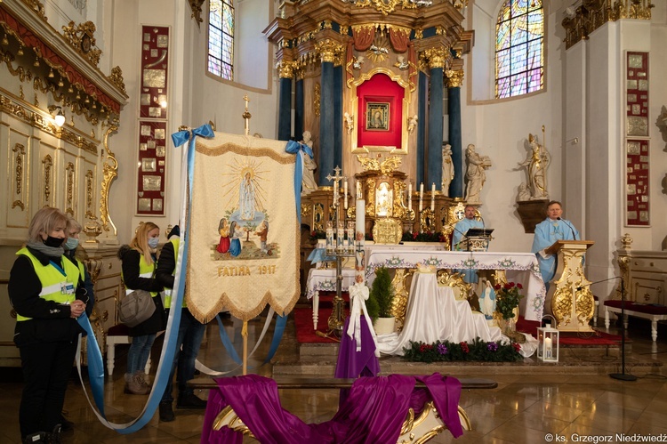 Poświęcenie sztandaru Fatimskiego Apostolatu Niepokalanego Serca Maryi w Rokitnie