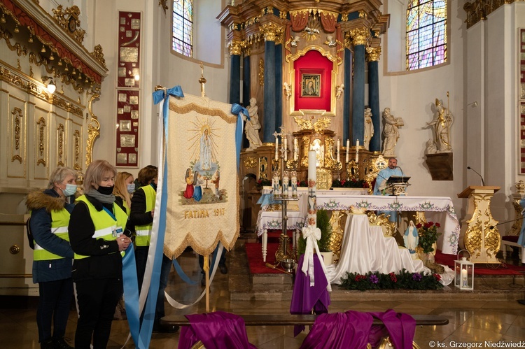 Poświęcenie sztandaru Fatimskiego Apostolatu Niepokalanego Serca Maryi w Rokitnie