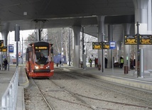 Katowice. Nowe centra przesiadkowe w Zawodziu i w Brynowie. Parkingi na razie bez biletów