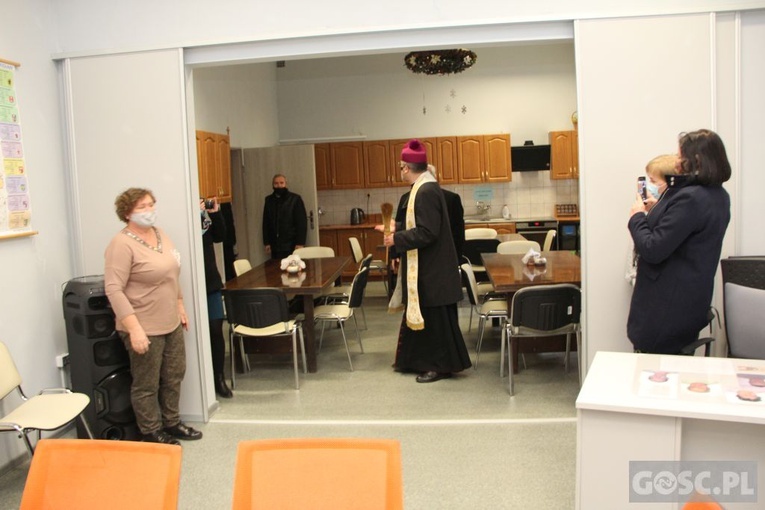 Bp Lityński poświęcił odnowiony budynek WTZ w Gorzowie Wlkp.