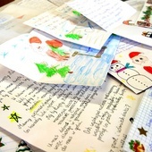 Listy do Mikołaja, które napisały dzieci ze Stalowej Woli.