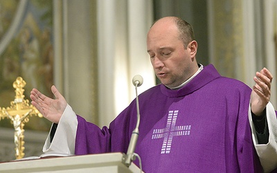 ◄	Mszy św. w radomskiej katedrze przewodniczył ks. Konrad Wójcik.