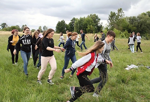 Wiele osób potrzebuje drogowskazów oraz odpowiedzi na nurtujące je kwestie.