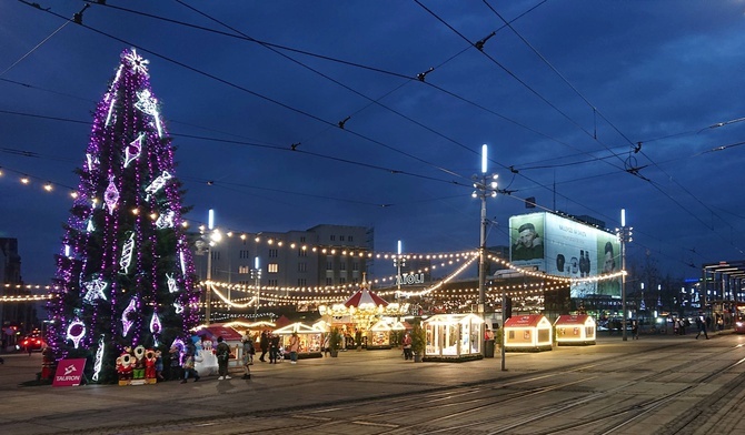 Katowice. Przedświąteczny spacer po mieście 