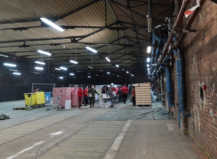 Świąteczne paczki dla wrocławskich seniorów