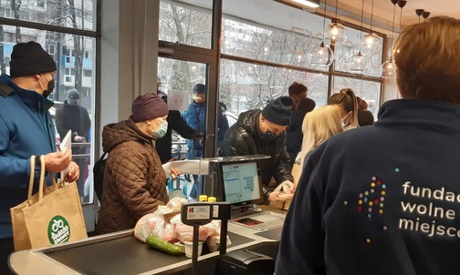 Katowice. Otwarto pierwszy w Polsce sklep socjalny