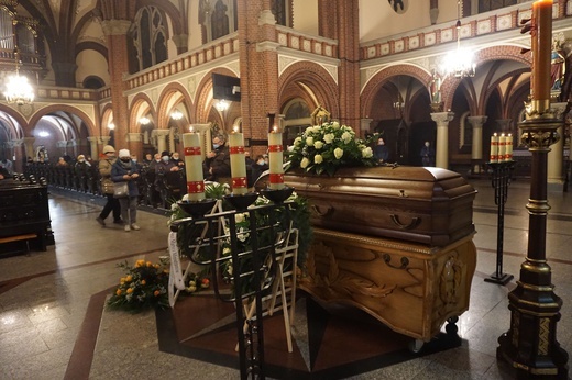 Uroczystości pogrzebowe śp. ks. Józefa Kuschego - czwartek 10.12.2020