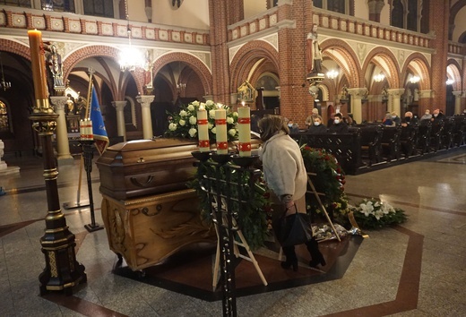 Uroczystości pogrzebowe śp. ks. Józefa Kuschego - czwartek 10.12.2020
