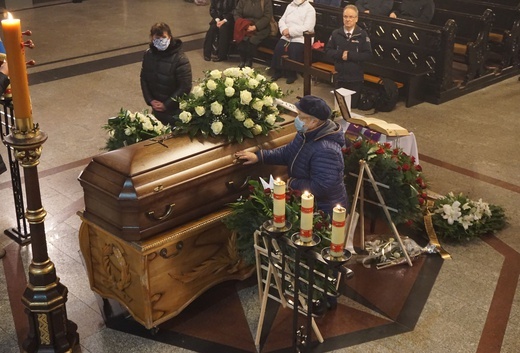 Uroczystości pogrzebowe śp. ks. Józefa Kuschego - czwartek 10.12.2020