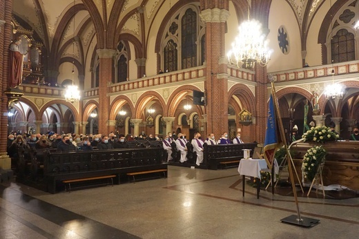 Uroczystości pogrzebowe śp. ks. Józefa Kuschego - czwartek 10.12.2020