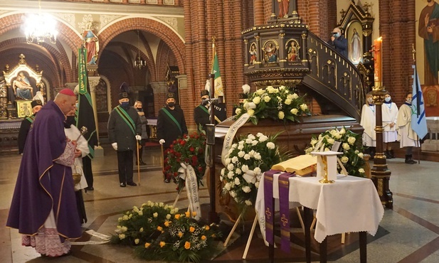 Z testamentu ks. Józefa Kuschego: "Umacniałem Was w wierze - nie zdradźcie jej"