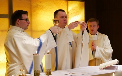 Liturgii przewodniczył ks. Krzysztof Szerszeń, kapelan Portu Lotniczego w Gdańsku.