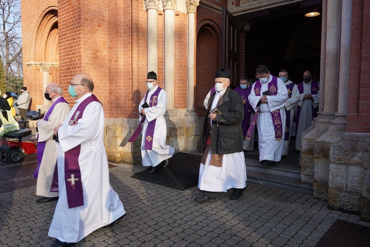 Uroczystości pogrzebowe śp. ks. Józefa Kuschego - piątek 11.12.2020