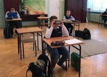 W Katolickiej Szkole Podstawowej w Tarnowie dzieci uczą się stacjonarnie