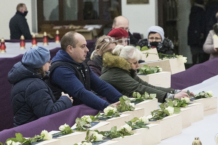 Przejmujący orszak. Pogrzeb nienarodzonych z warszawskich szpitali