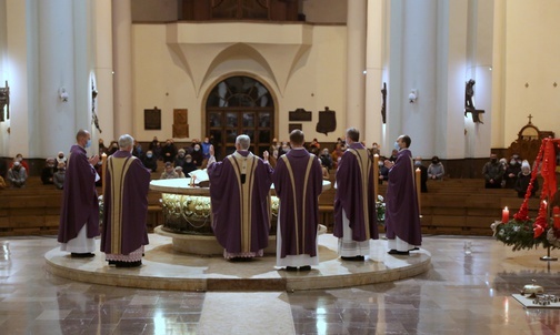 Abp Skworc zaapelował o "wejście na drogę pokoju"
