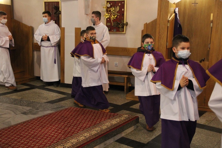 Błogosławieństwo nowych ministrantów w Pasiebcu