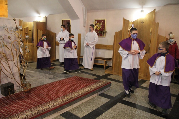 Błogosławieństwo nowych ministrantów w Pasiebcu