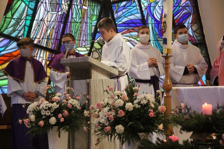 Błogosławieństwo nowych ministrantów w Pasiebcu