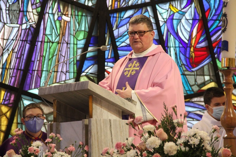 Błogosławieństwo nowych ministrantów w Pasiebcu