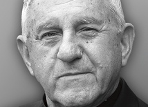 Powrócił do domu Ojca w 90. roku życia  i w 66. roku kapłaństwa.