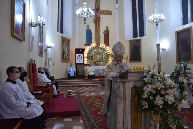 Przasnysz. Bp Marcinkowski w sanktuarium Matki Bożej