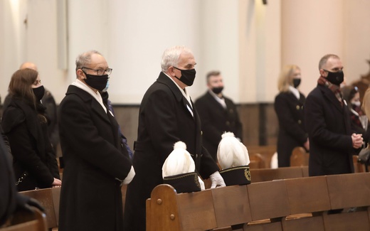 Msza święta w Katowickiej Katedrze w 39 rocznicę pacyfikacji kopalni Wujek.