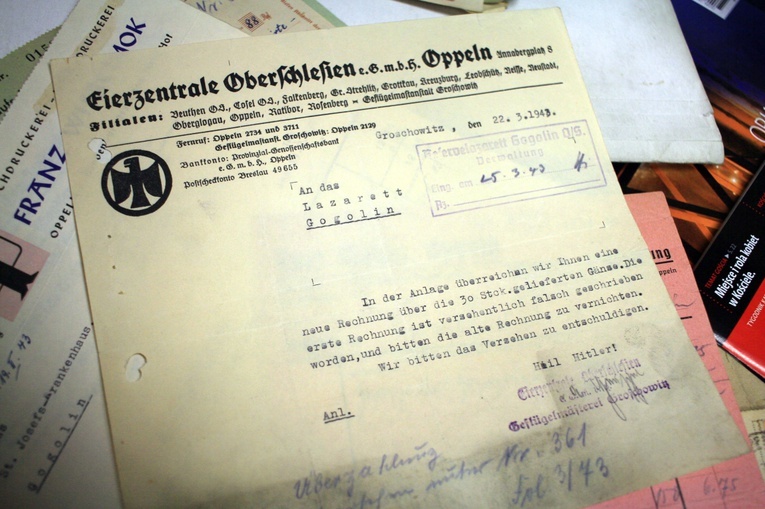 Przedwojenny folder reklamowy dla urzędników w Opolu. Rachunki z czasów wojny