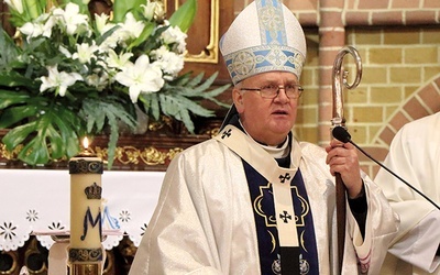 ▲	Uroczystości przewodniczył metropolita warmiński.