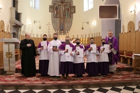 Grono LSO w parafii Żabno powiększyło się o pięciu ministrantów i jednego lektora.