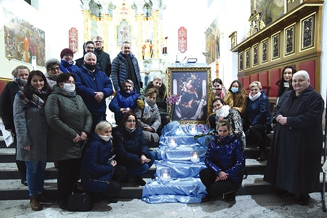 Matka Boża i nowenna do Niej mają już w Okulicach wielu apostołów.