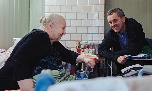 Towarzyszyć choremu to najlepsze, co możemy zrobić, twierdzi dr Paweł Grabowski.