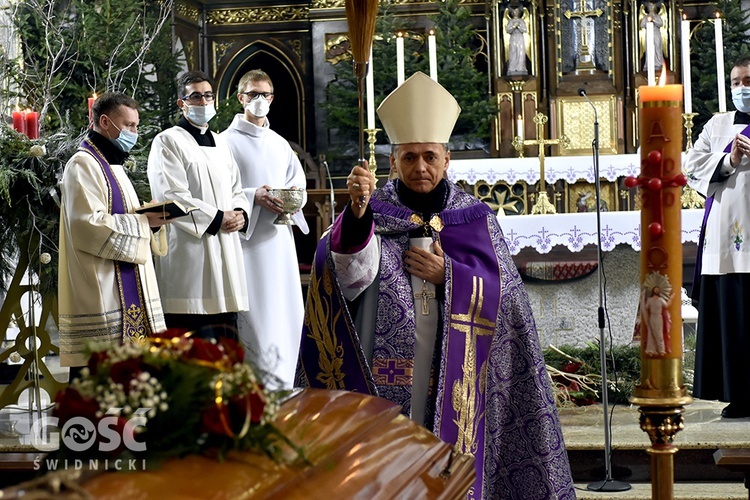 Pogrzeb Cecylii Korgul ze Strzegomia