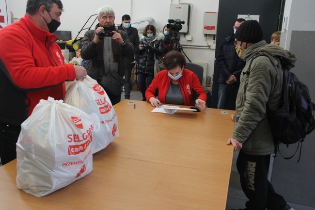 W diecezji podopieczni Caritas otrzymali w sumie 700 paczek.