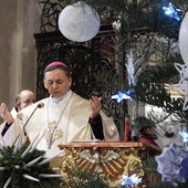 Bp Adam Bałabuch w czasie uroczystej celebry w wambierzyckim sanktuarium.