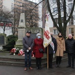 2020.12.13 - Rocznica wprowadzenia stanu wojennego. Delegacja Solidarności pod pomnikiem radomskiego Czerwca’76.