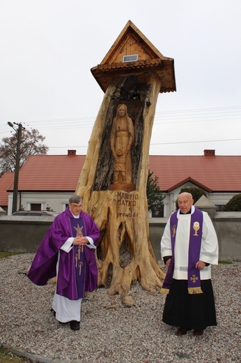 Ligowo. Poświęcenie figury Matki Bożej