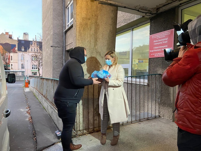 We Wrocławiu pierwsze szczepienia przeciw COVID-19 już dziś